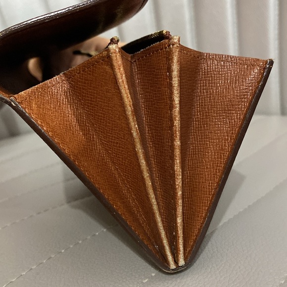 Louis Vuitton Monogram Sarah Wallet - Picture 13 of 16